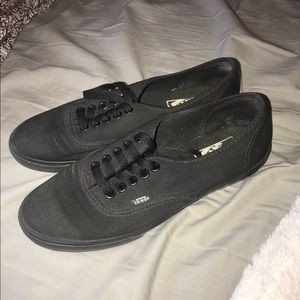 Black Classic Lo Pro Vans